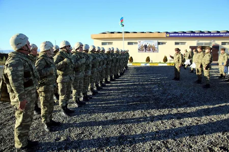 Министр обороны Азербайджана проверил состояние боеготовности передовых подразделений