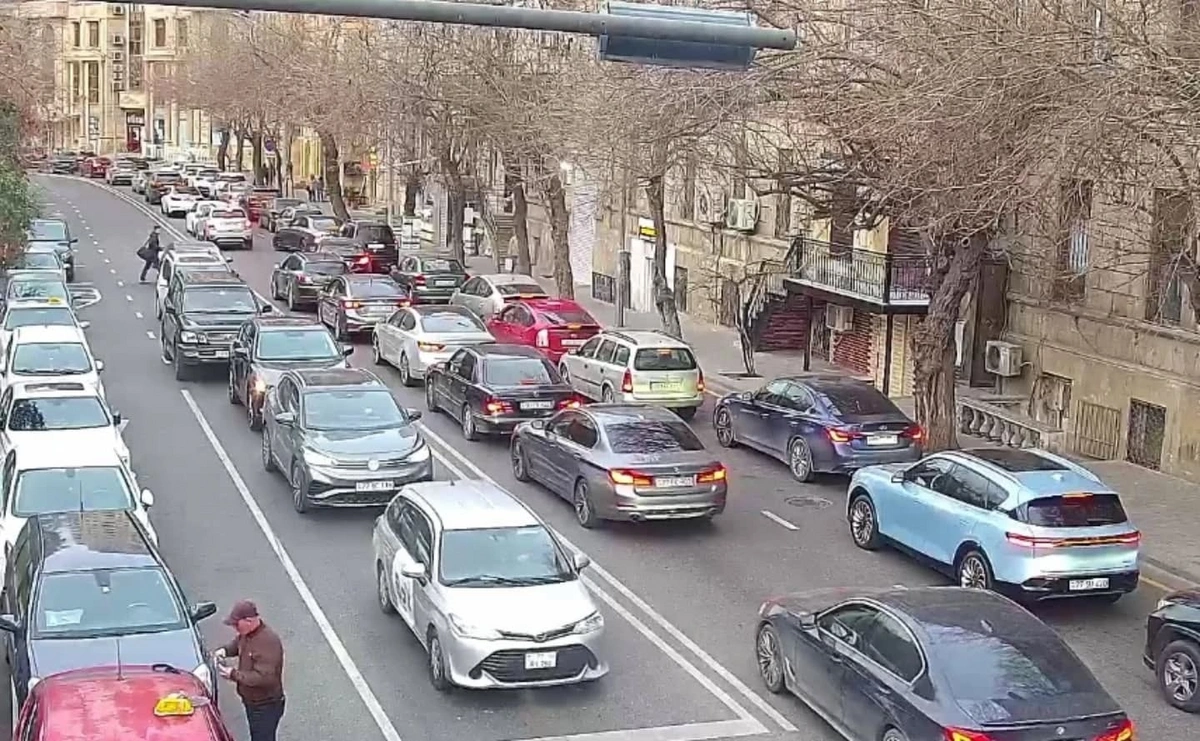 Bakıda tıxac olan yollar açıqlanıb – SİYAHI