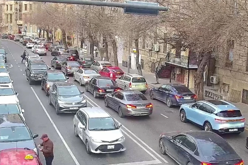 Bakıda tıxac olan yollar açıqlanıb – SİYAHI