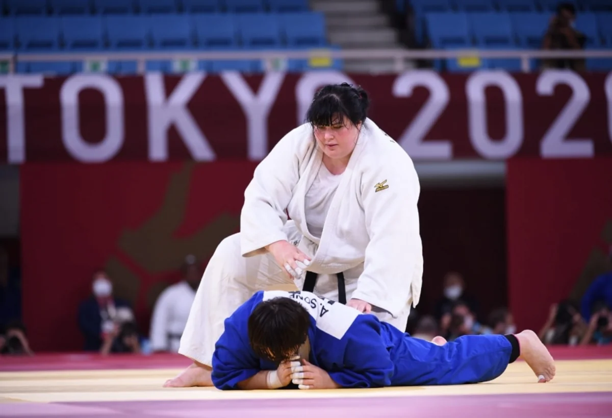 Karyerasını bitirdiyini deyən olimpiya mükafatçısı Ukraynadan Bakıya gəlib