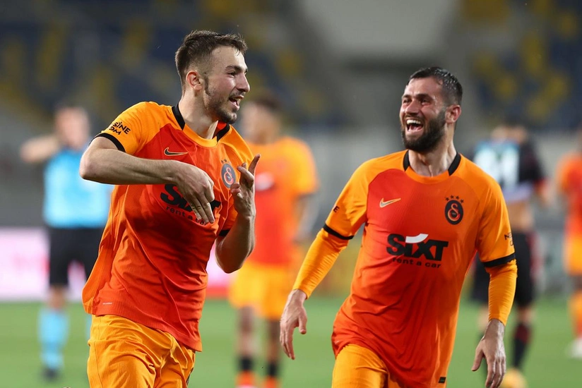 Şenol Güneş Qalatasarayın hücumçusunu millimizlə oyuna çağıracaq