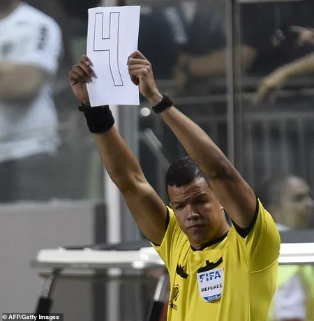 Libertadores Kuboku matçında elektron tablo əvəzinə kağızdan istifadə olunub