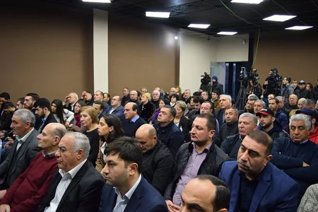 Gürcüstanda azərbaycanlıların yığcam yaşadığı bölgənin qubernatoru illik hesabat təqdim edib