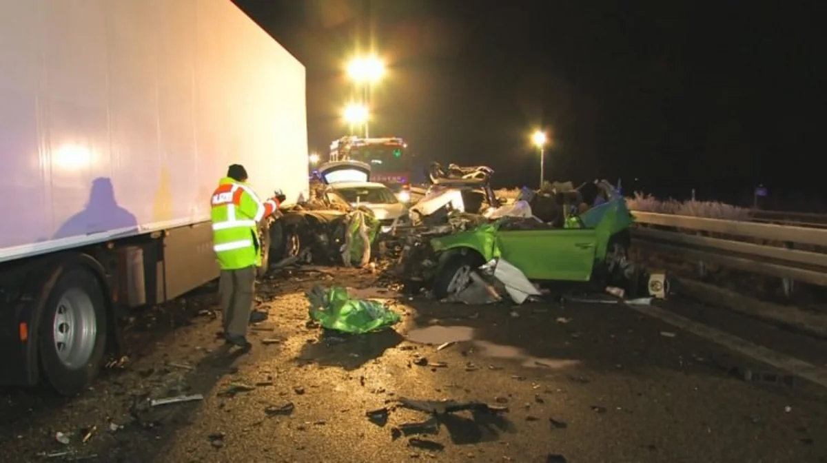Almaniyada yol qəzası baş verib: 6 ölü, 8 yaralı