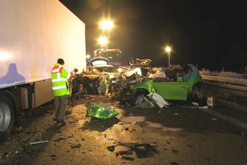 Almaniyada yol qəzası baş verib: 6 ölü, 8 yaralı