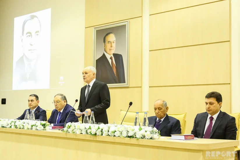 Dövlət Həkimləri Təkmilləşdirmə İnstitutunda Əziz Əliyevin 120 illik yubileyinə həsr olunan konfrans keçirilib
