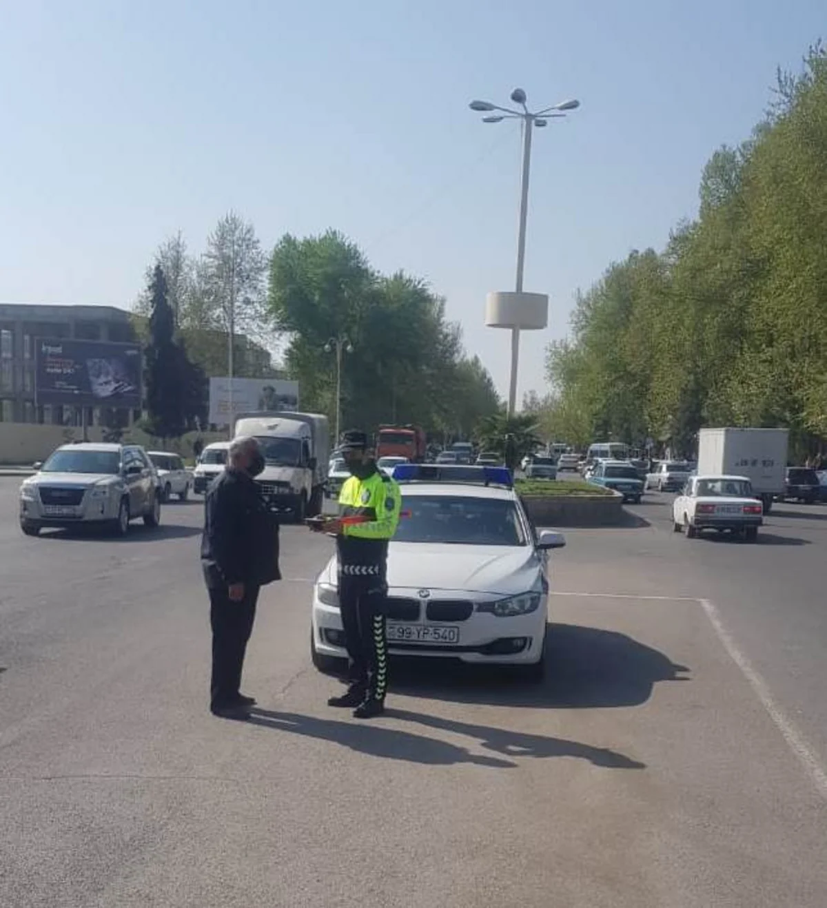 Bərdədə yol polisi reyd keçirdi, qaydaları pozan sürücülər cərimələndi