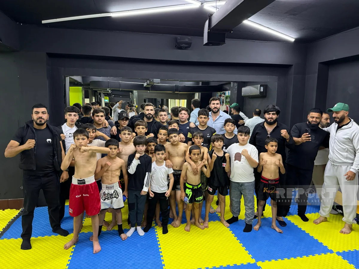 UFC döyüşçüsü Nazim Sadıxov Tbilisidə azərbaycanlı və gürcü gənc idmançılarla görüşüb
