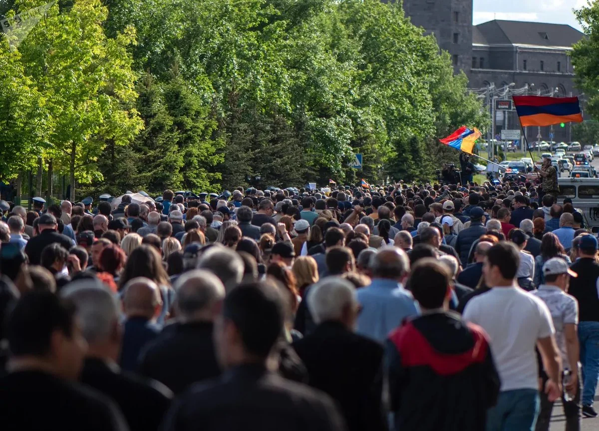 В Ереване начался очередной митинг оппозиции