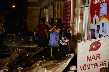 Bakıda tikinti materiallarının satıldığı mağazalarda güclü yanğın olub - FOTO