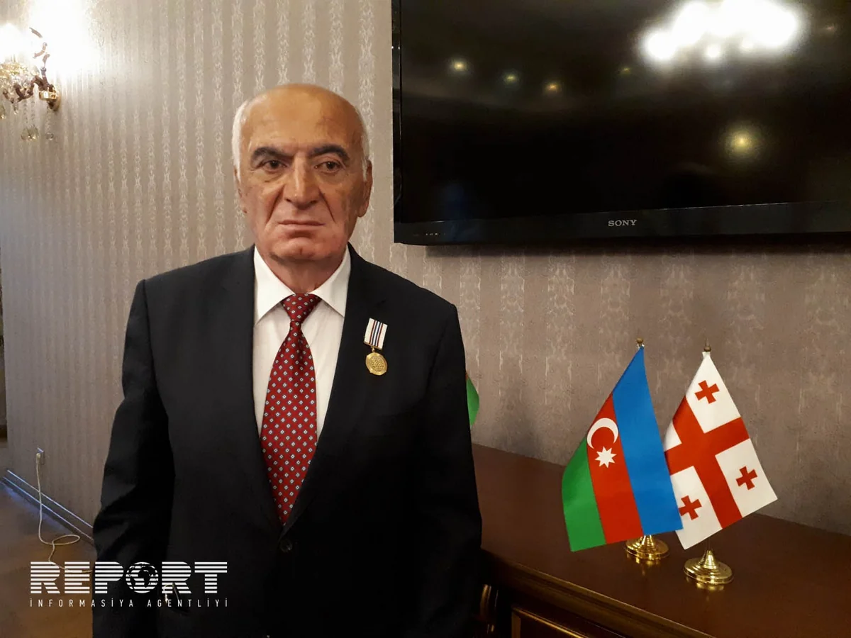 Gürcüstan prezidenti azərbaycanlı hüquq müdafiəçisini Şərəf medalı ilə təltif edib
