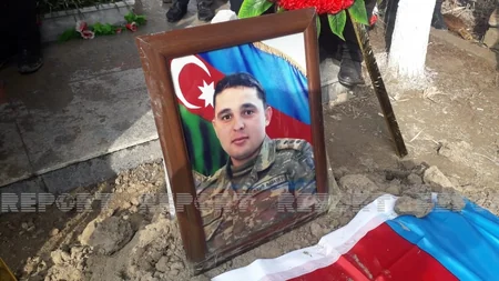 Yeni dünyaya gələn övladını görməyən şəhid kapitan dəfn edildi
