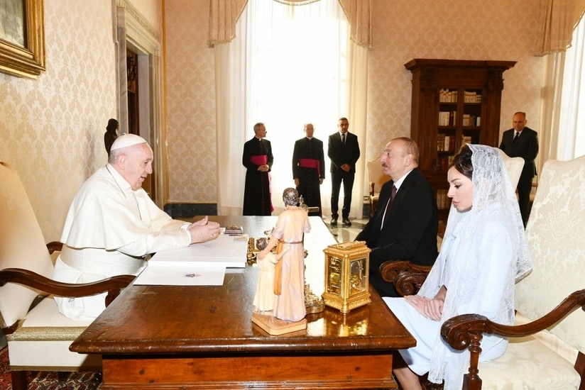 Papa Fransisk: “Azərbaycan əsl tolerantlıq nümunəsidir”