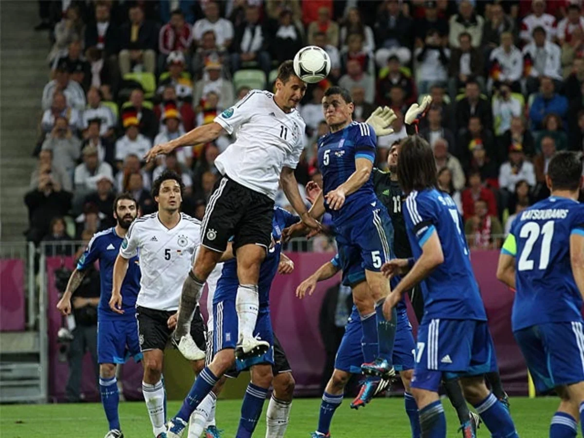 Mundiallar tarixində ən çox başla qol vuran futbolçular
