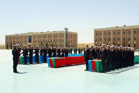 Müdafiə Nazirliyinin hərbi hissələrində andiçmə mərasimi keçirilib