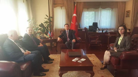 ​Mətbuat Şurasının sədri Türkiyənin Azərbaycandakı səfirliyində olub