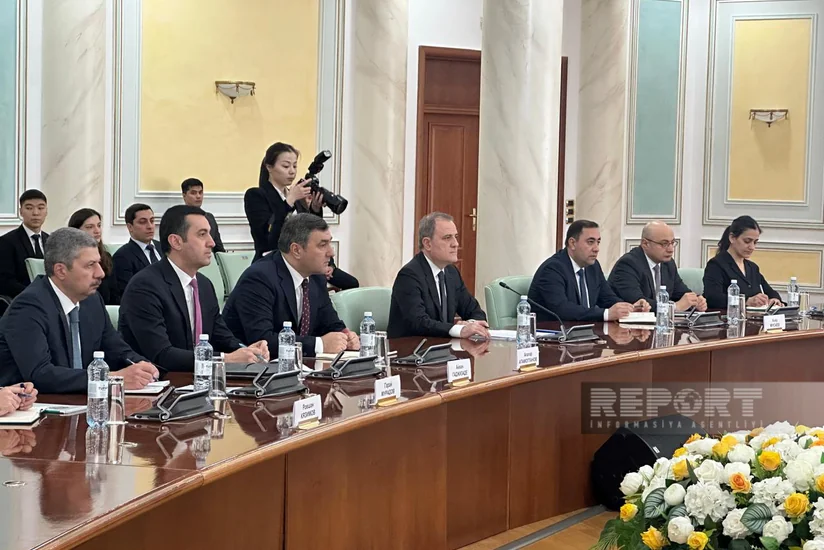 Azerbaijani, Kazakhstani FMs explore extensive agenda of talks in Astana