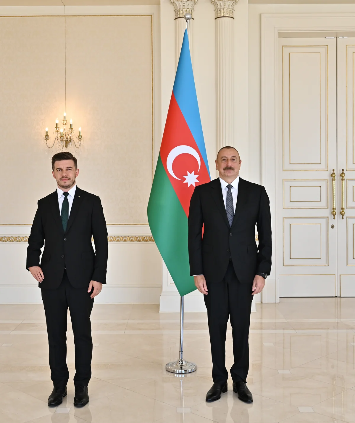 Президент Ильхам Алиев принял верительные грамоты посла Боснии и Герцеговины