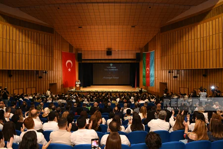 Türk Dünyası Bakı Atatürk Liseyinin məzuniyyət mərasimi keçirilib