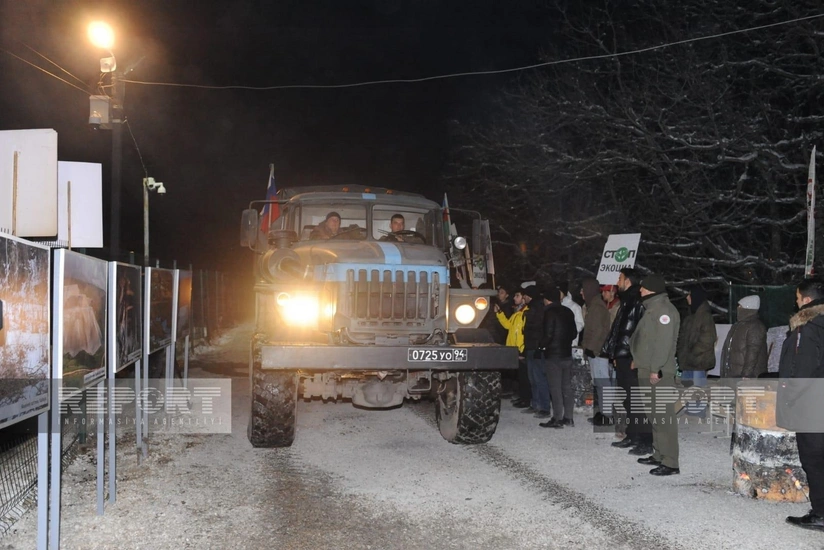 Созданы условия для проезда еще 2 автомобилей миротворцев по автодороге Ханкенди-Лачын