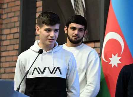 Fərid Qayıbov beynəlxalq yarışlarda uğurlu çıxış etmiş idmançılarla görüşüb