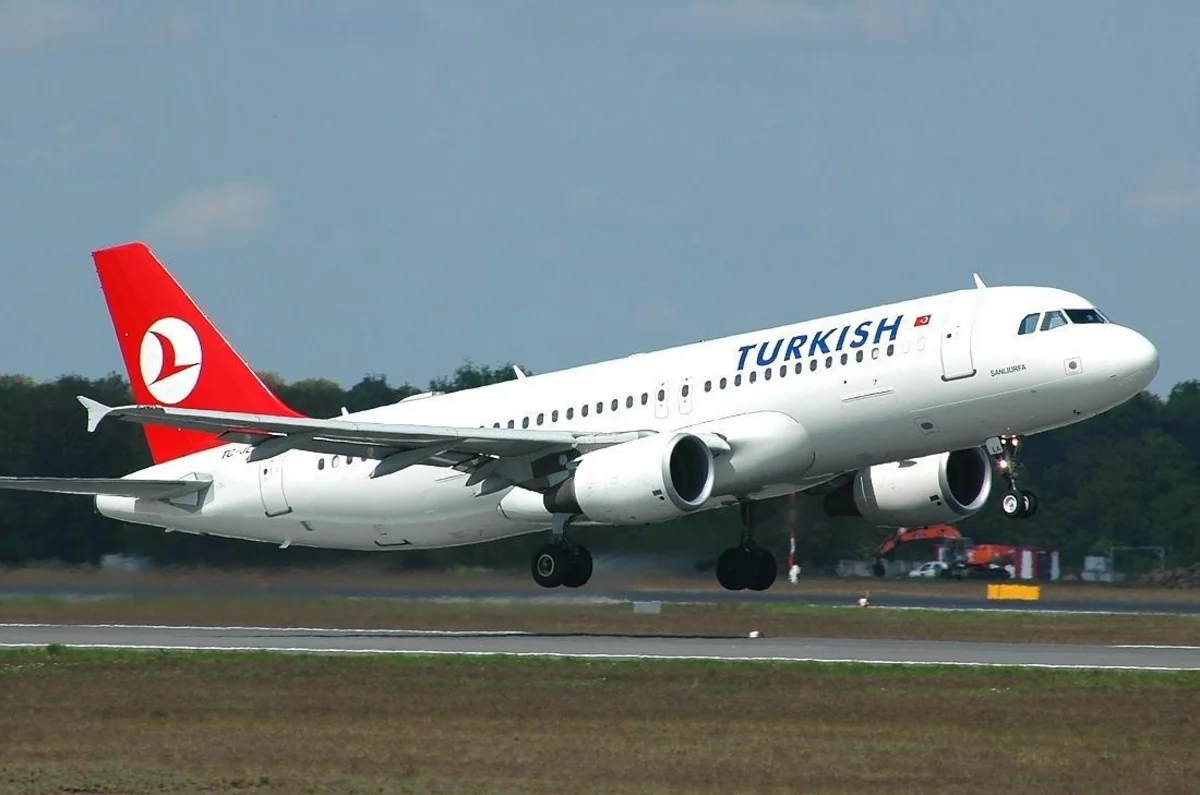 ​Türkiyə Hava Yolları 142 reys təxirə salıb