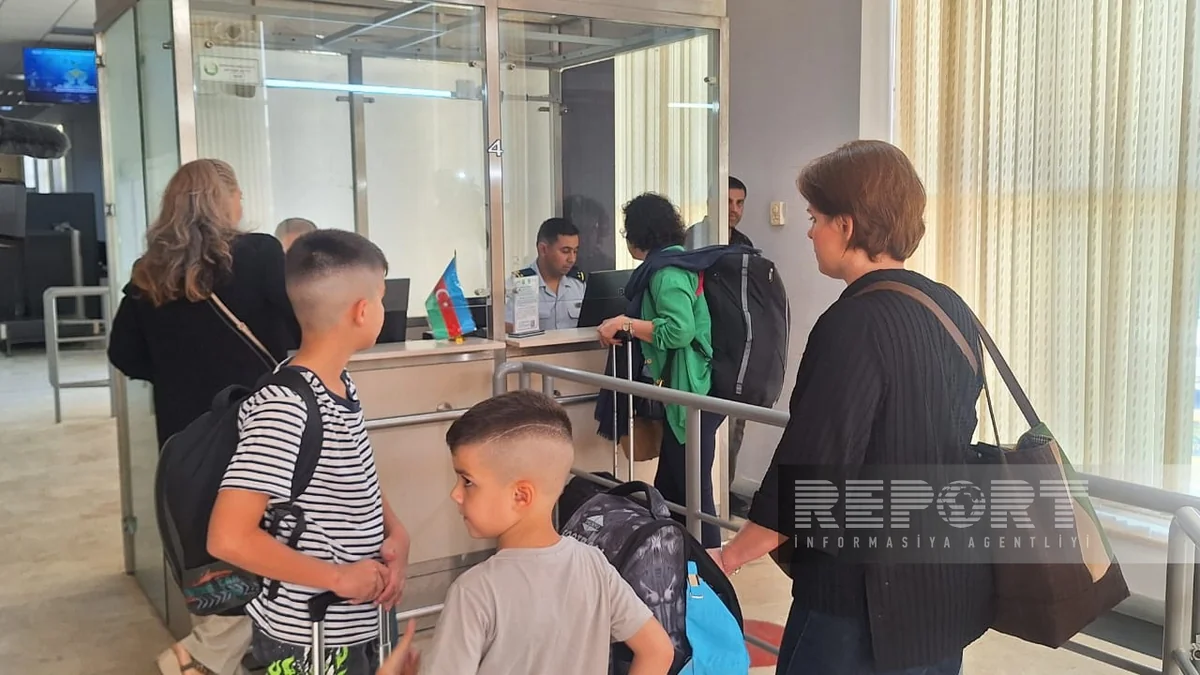 Члены семей российских дипломатов эвакуированы из Ирана в Азербайджан