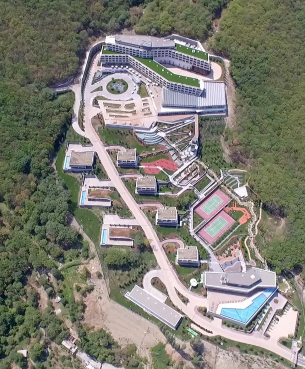 ​Prezident İlham Əliyev “Qalaaltı Hotel & SPA” müalicə-istirahət kompleksinin açılışında iştirak edib