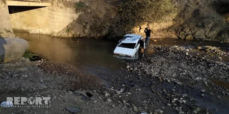 Tovuzda avtomobil dərəyə aşıb, yaralananlar var - FOTO - YENİLƏNİB