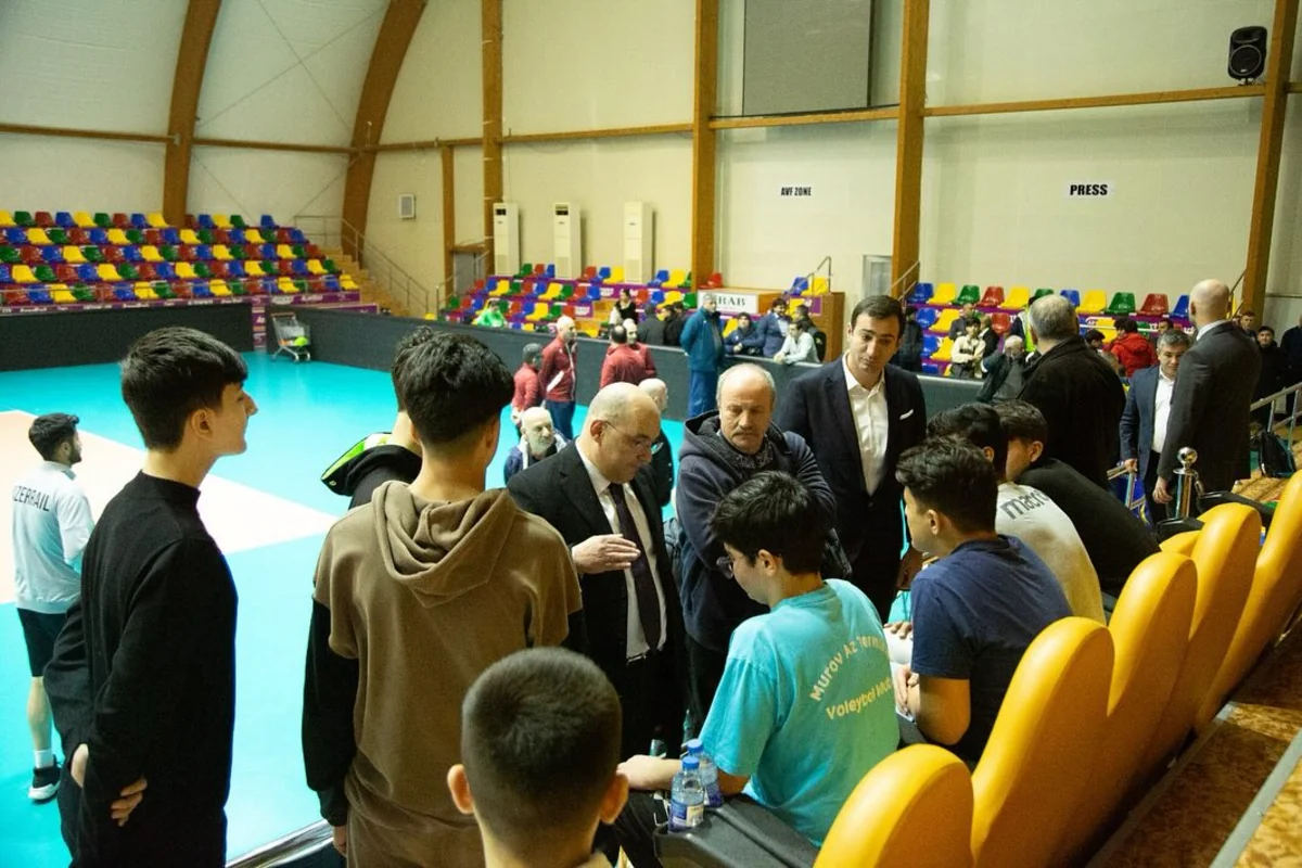 AVF prezidenti bölgələrdən seçilmiş yeniyetmə voleybolçularla görüşüb