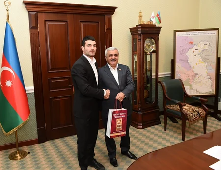 Rövnəq Abdullayev Avropa çempionatında uğur qazanan cüdoçular və onların məşqçiləri ilə görüşüb