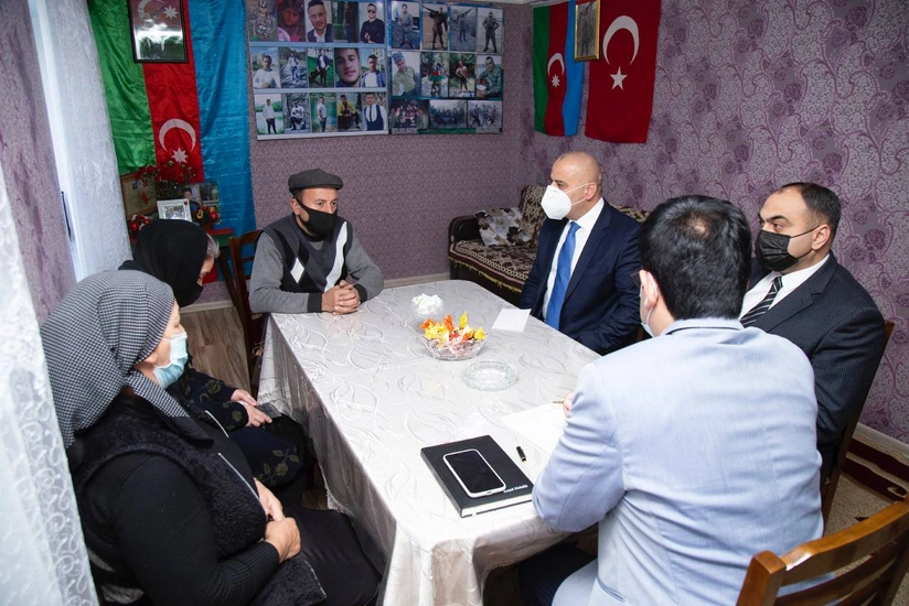 Şəhid ailələrinə təqaüd kartı və “Şəhid ailəsi üzvü” vəsiqəsi təqdim edilib