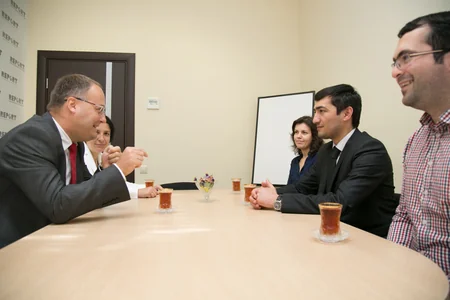 Rumıniyanın Azərbaycandakı səfiri Report informasiya agentliyində olub - FOTO