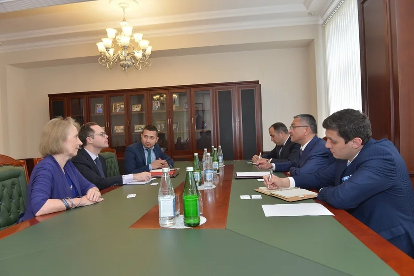 Rövşən Rzayev: 300 minə yaxın məcburi köçkün yeni mənzillərlə təmin olunub