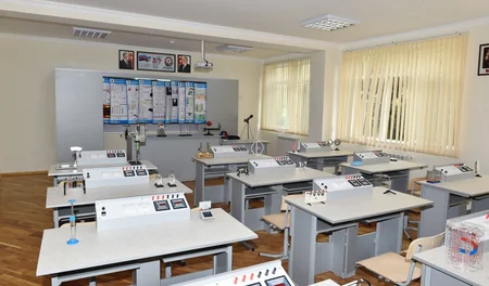 Azərbaycan Prezidenti Bakı Peşə Liseyində həyata keçirilən təmir işlərindən sonrakı vəziyyətlə tanış olub