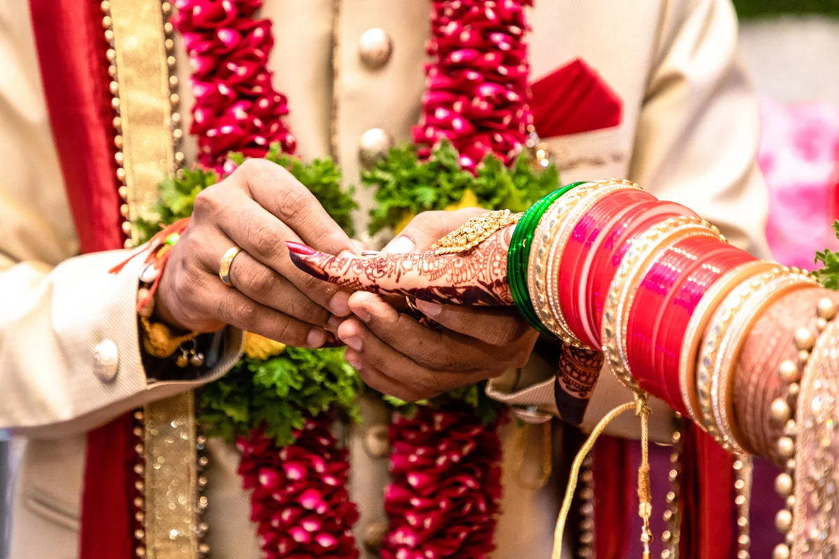 Bride dies in India during wedding, groom marries her sister