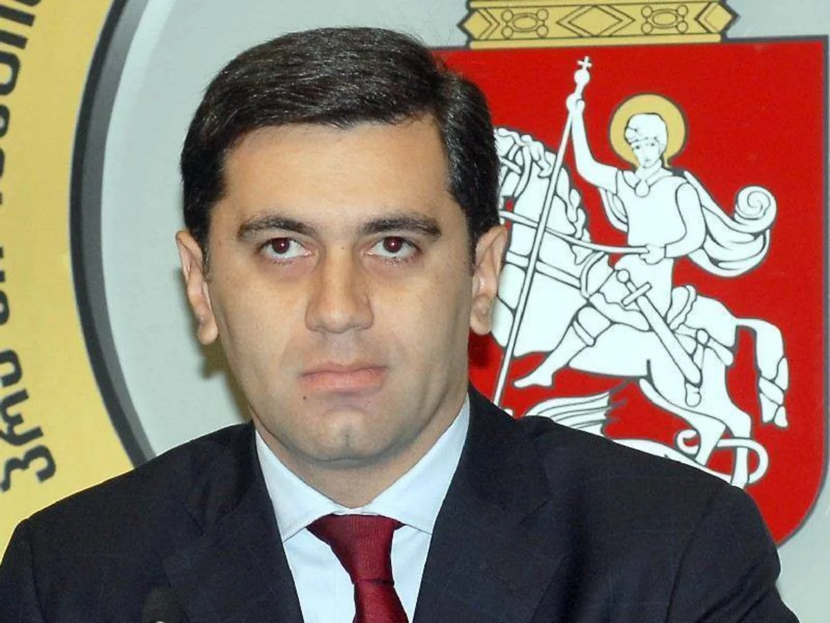 Gürcüstanın sabiq müdafiə naziri istintaqa ifadə verib