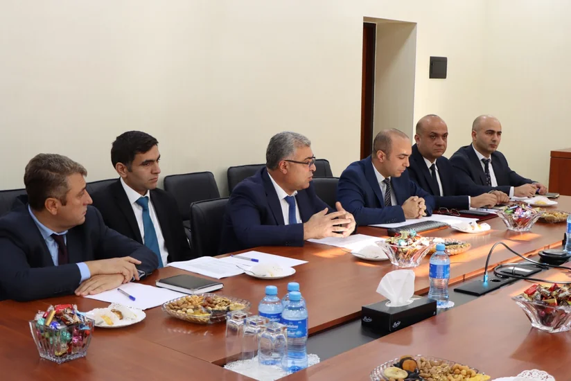 Azərbaycanda istismarına icazə olan ağırçəkili nəqliyyat vasitələrinin sayı açıqlanıb