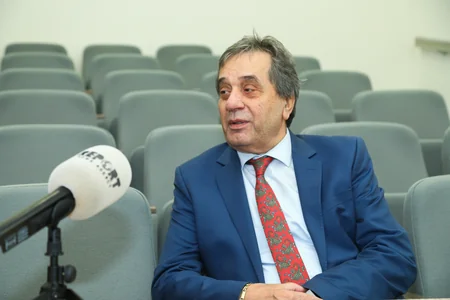 Siyavuş Kərimi: Məktəbli övladlarım da Prezident İlham Əliyevin çıxışlarını böyük həvəslə izləyirlər - MÜSAHİBƏ