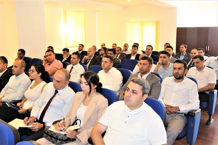 Sahibkarların manatla aldıqları kreditin təminatı mexanizmi müzakirə edilib