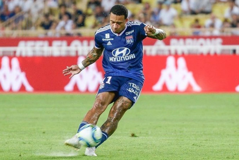 В первом туре Чемпионата Франции Лион на выезде разгромил Монако