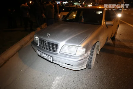 Aeroport yolunda maşın piyadanı vuraraq öldürüb, ardınca iki avtomobilə çırpılıb - FOTO - VİDEO
