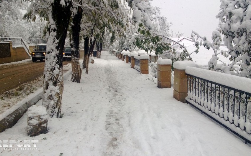 2 C frost in Baku - ACTUAL WEATHER