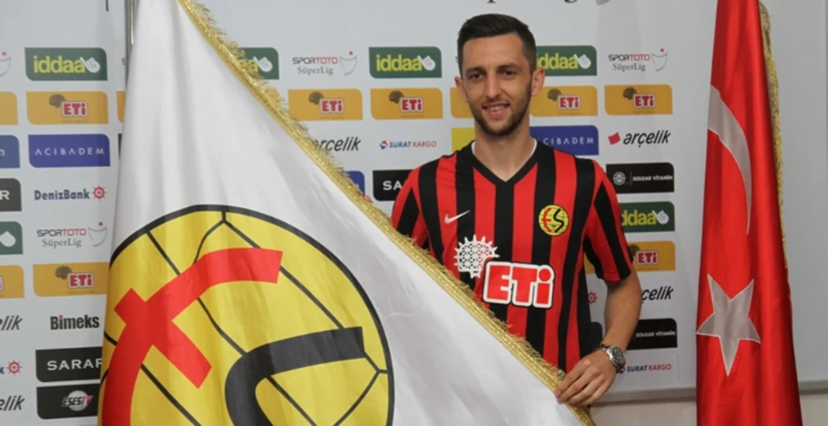 Qarabağdan ayrılan futbolçu Türkiyə klubu ilə müqavilə imzalayıb