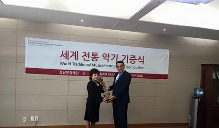 Azerbaijani national musical instruments donated to South Korean museum
