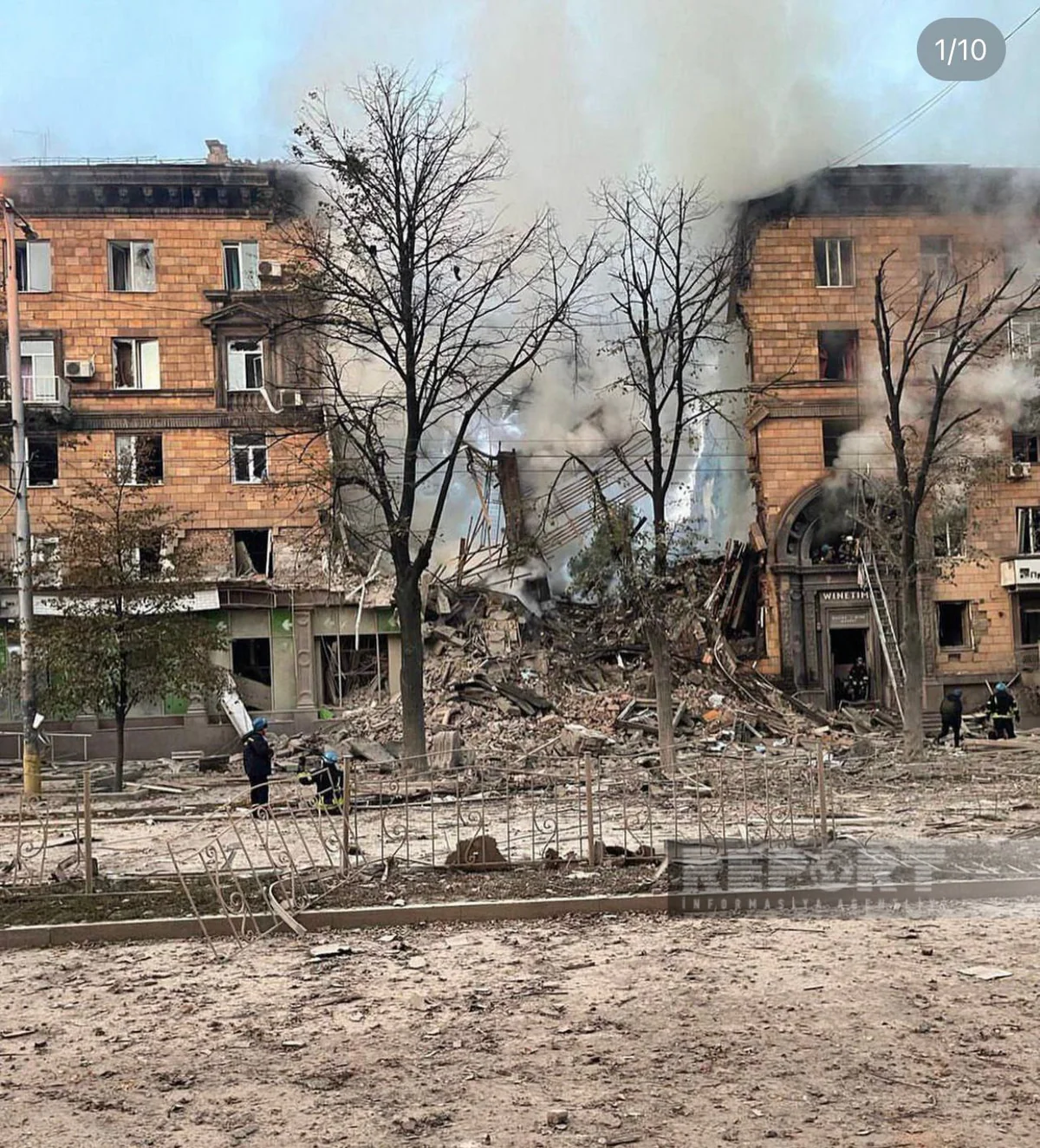 ФОТОРЕПОРТАЖ из центра Запорожья, разрушенного минувшей ночью