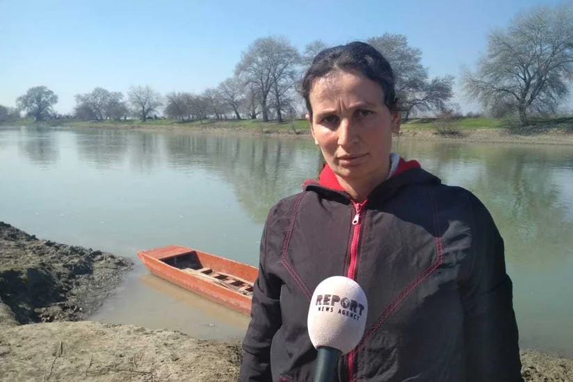 Лодочница на Куре: Несколько раз ветер переворачивал лодку - ФOTO