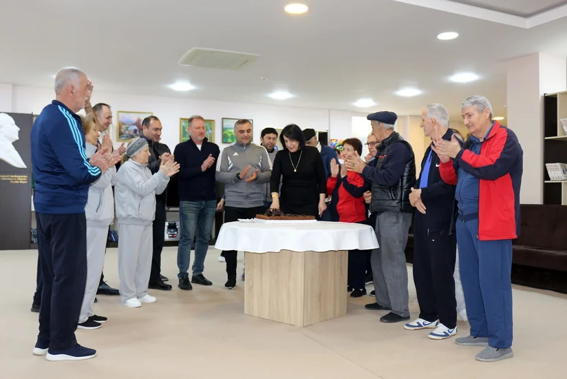 “Neftçi”nin əməkdaşları və veteran futbolçular qocalar evində olublar