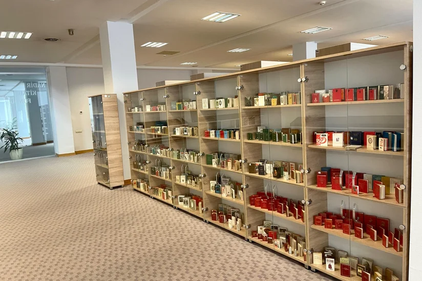 Nadir və qiymətli nəşrlər fondunda mühafizə olunan miniatür kitabların sayı açıqlanıb