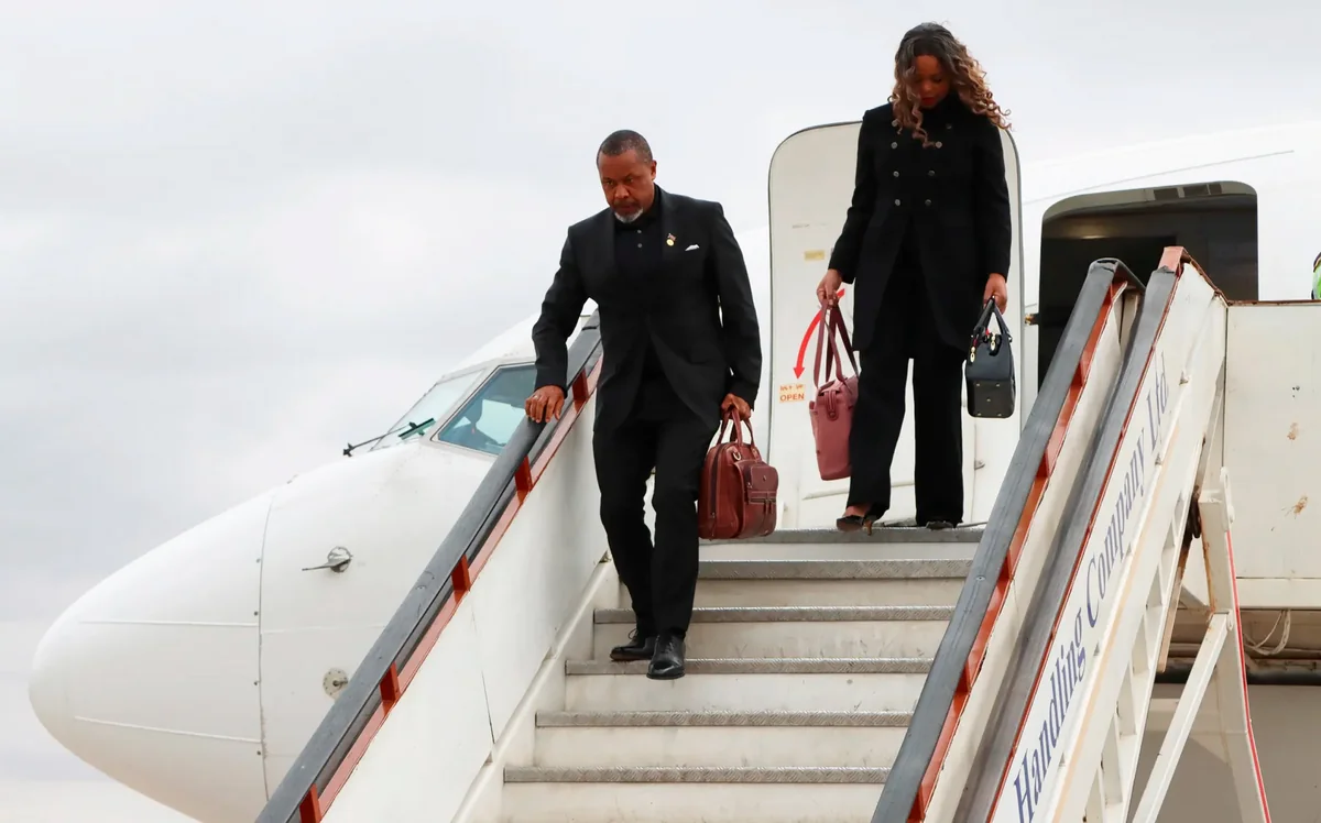 СМИ: Cамолет с вице-президентом Малави мог разбиться